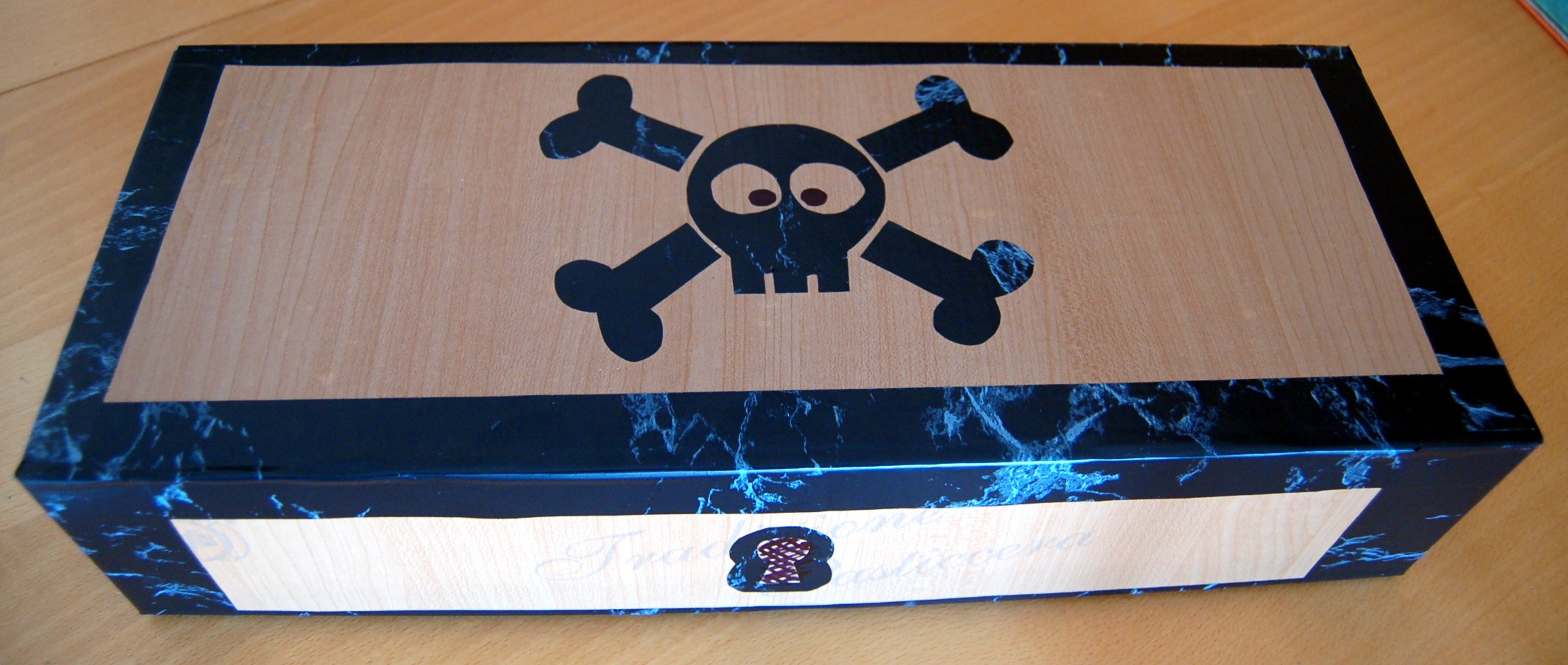 Il forziere dei pirati: un contenitore fai da te per giochi